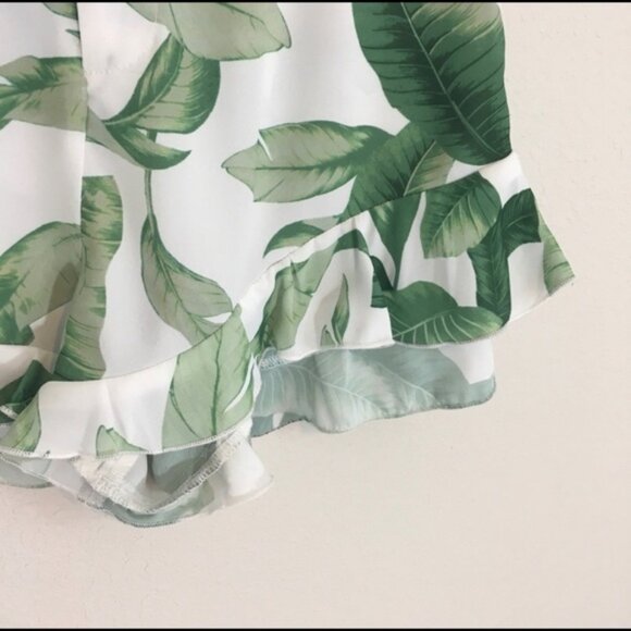 Show Me Your MuMu "Palmtini" Print White and Green Ruffled Resort Avery Shorts M - Picture 11 of 11